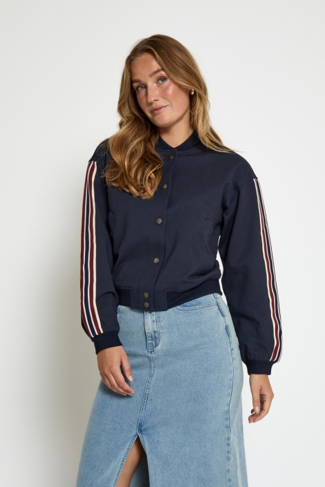 Minus blauwe dames jas | Model vooraanzicht