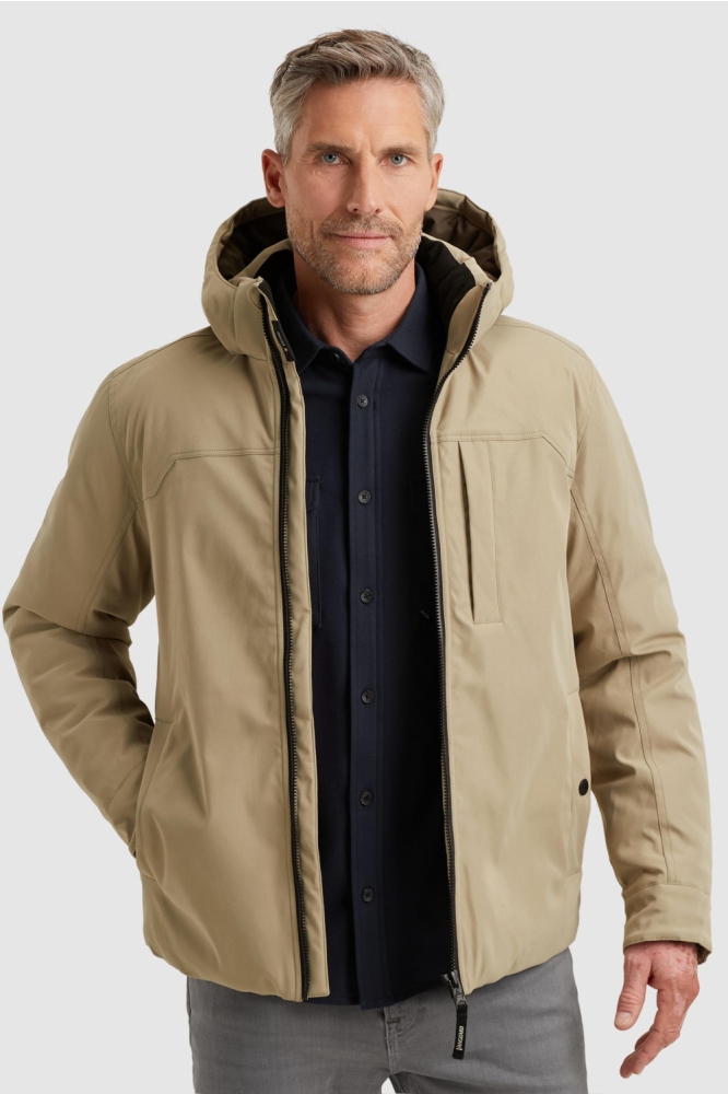 Vanguard beige heren jas | Model vooraanzicht