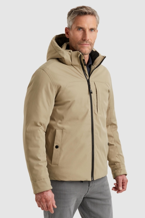 Vanguard beige heren jas | Model zijaanzicht