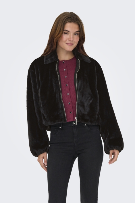 Only zwarte dames jas | Model vooraanzicht