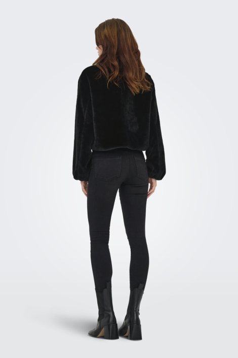 Only zwarte dames jas | Model achteraanzicht