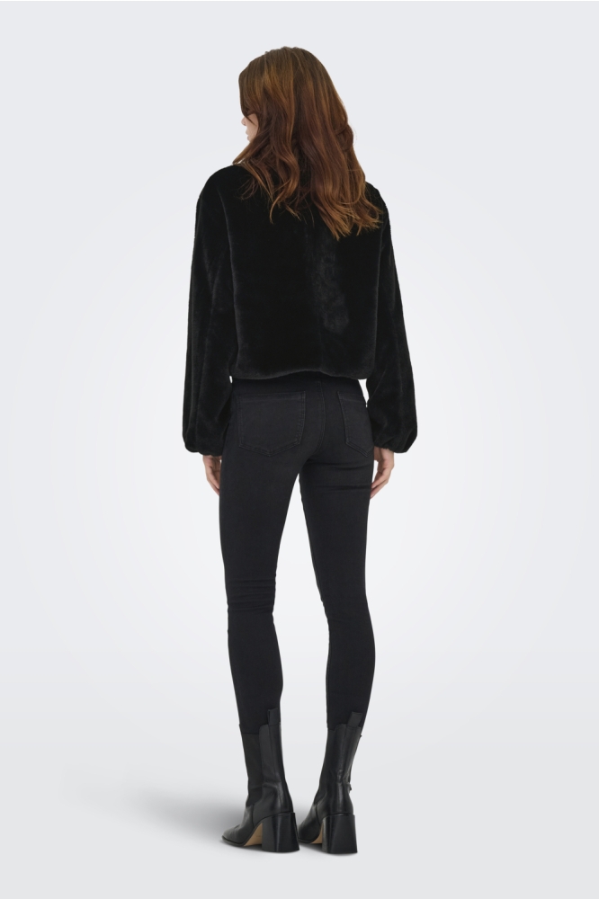 Only zwarte dames jas | Model achteraanzicht