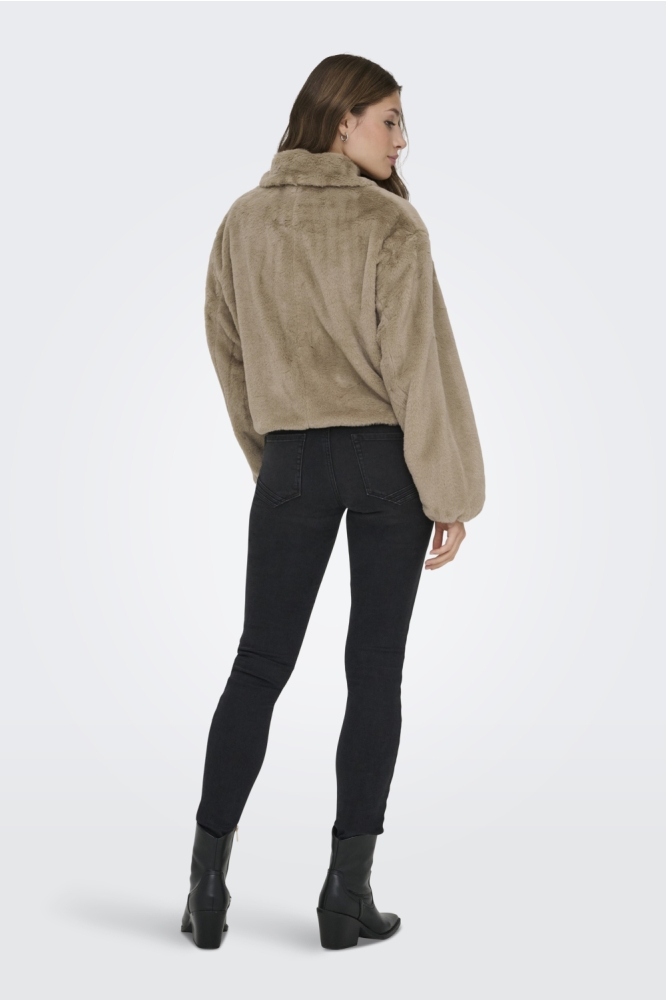 Only beige dames jas | Model achteraanzicht