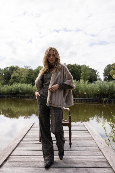 Kimara beige dames jas | Sfeerbeeld, In situatie