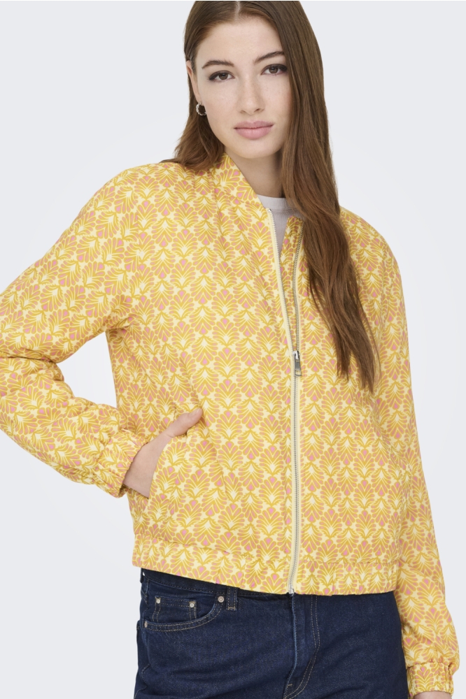 Only gele dames jas | Model vooraanzicht