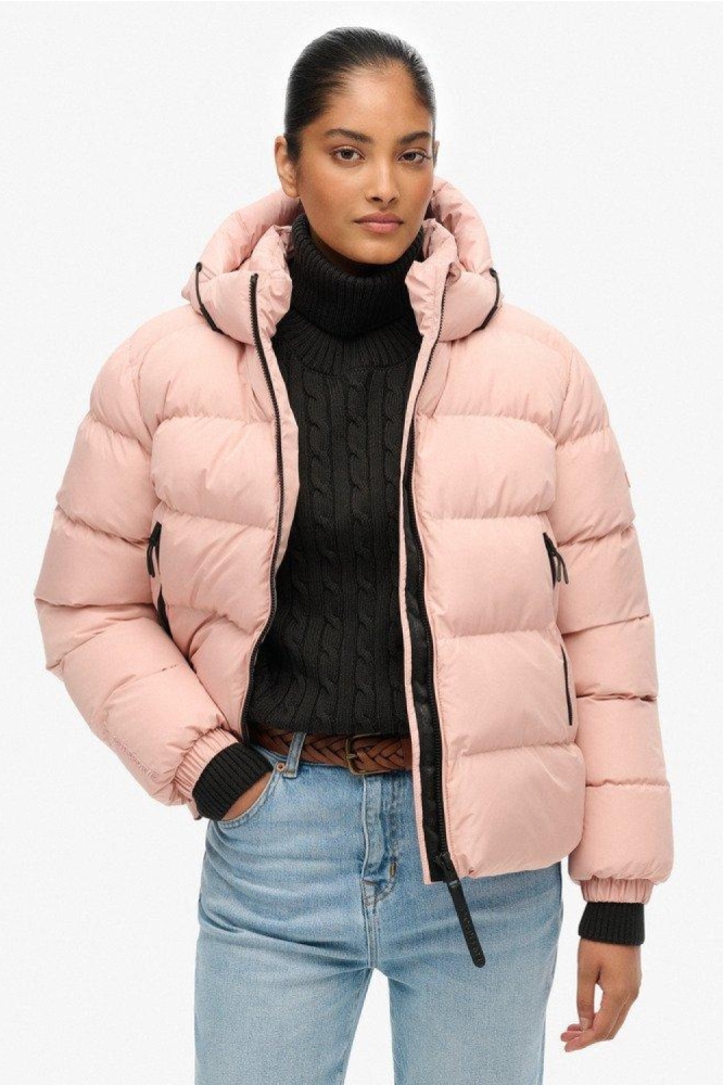 Superdry roze dames jas | Model vooraanzicht