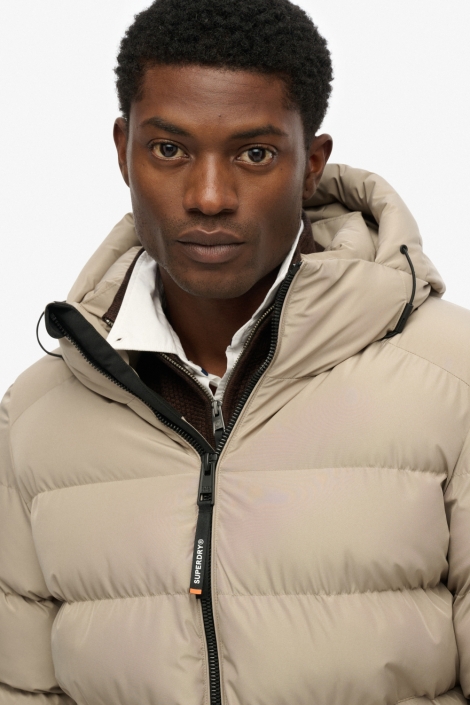 Superdry taupe heren jas | Close up
