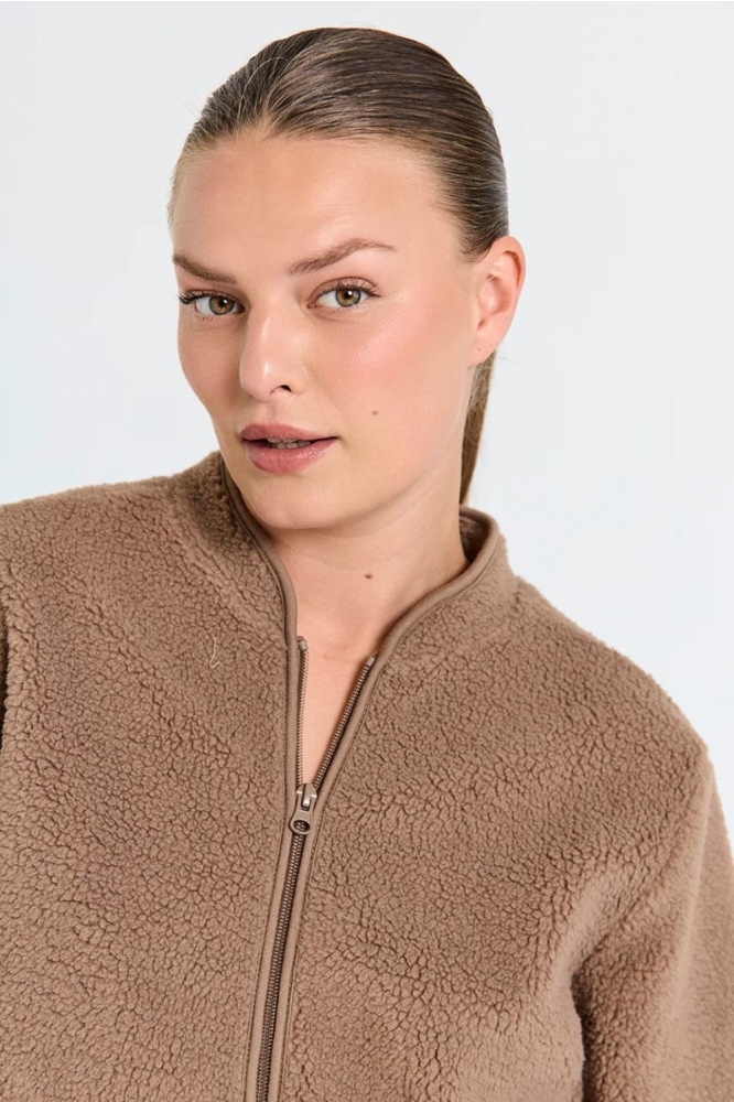 Freequent taupe dames vest | Close up