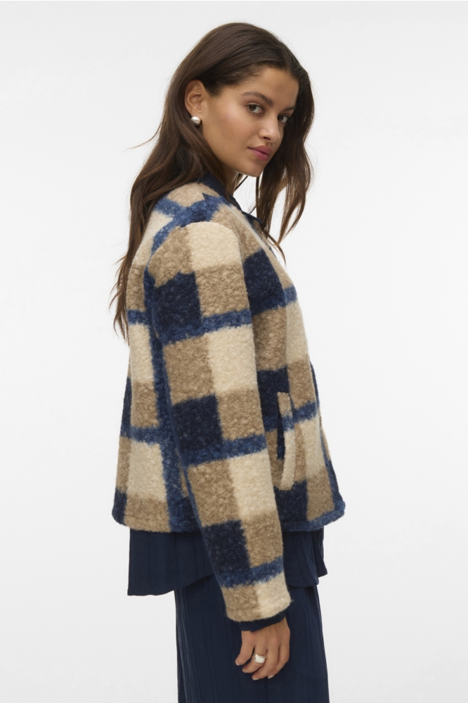 Vero Moda blauwe dames jas | Model zijaanzicht