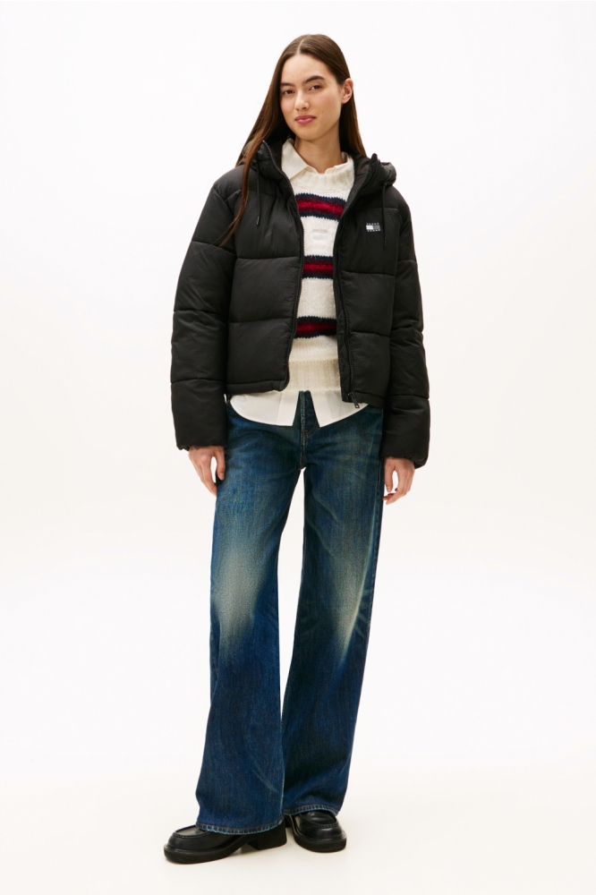 Tommy Jeans zwarte dames jas | Model