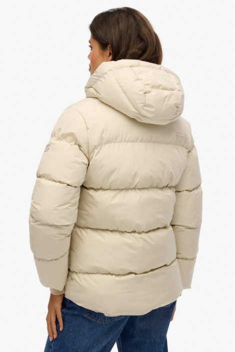 Superdry ecru dames jas | Model achteraanzicht