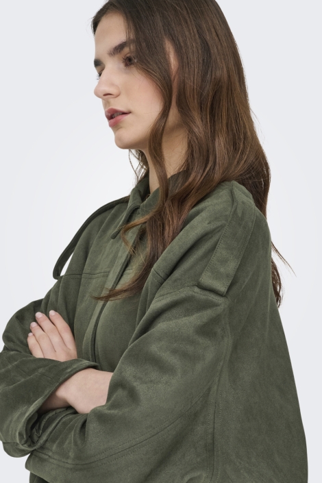 Jacqueline de Yong groene dames jas | Model zijaanzicht