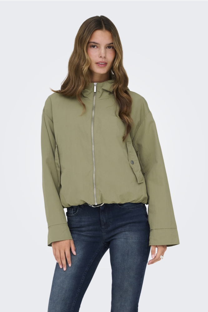 Only groene dames jas | Model vooraanzicht