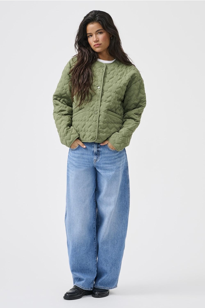 Only groene dames jas | Model vooraanzicht