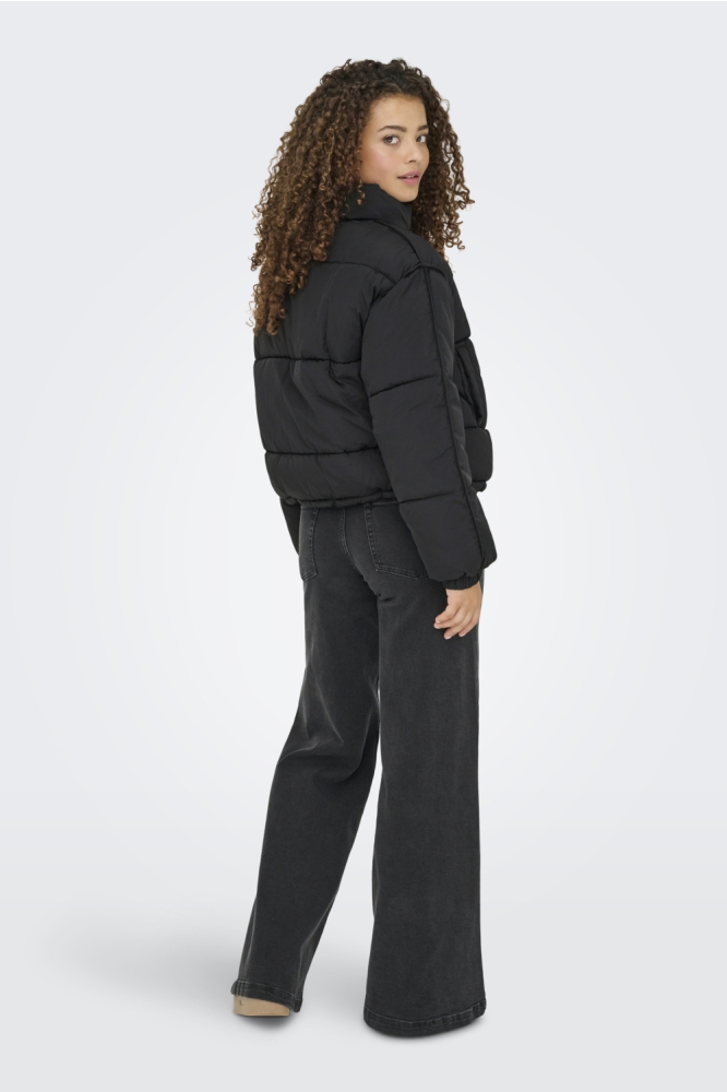 Only zwarte dames jas | Model achteraanzicht