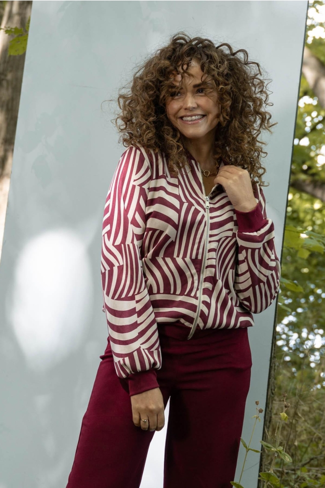 FOS Amsterdam bordeaux dames blazer | Sfeerbeeld, In situatie