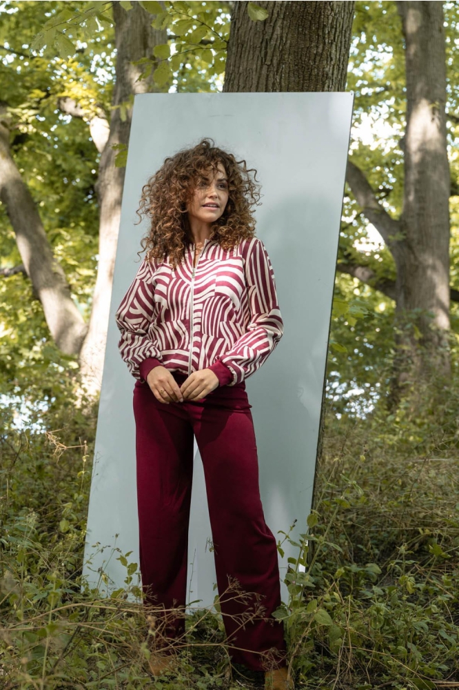 FOS Amsterdam bordeaux dames blazer | Sfeerbeeld, In situatie