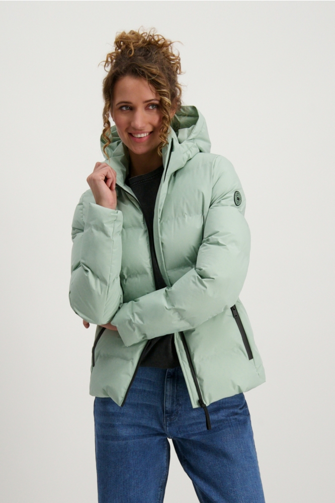 Cars groene dames jas | Model vooraanzicht