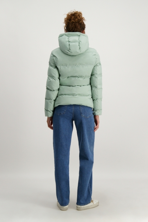 Cars groene dames jas | Model achteraanzicht