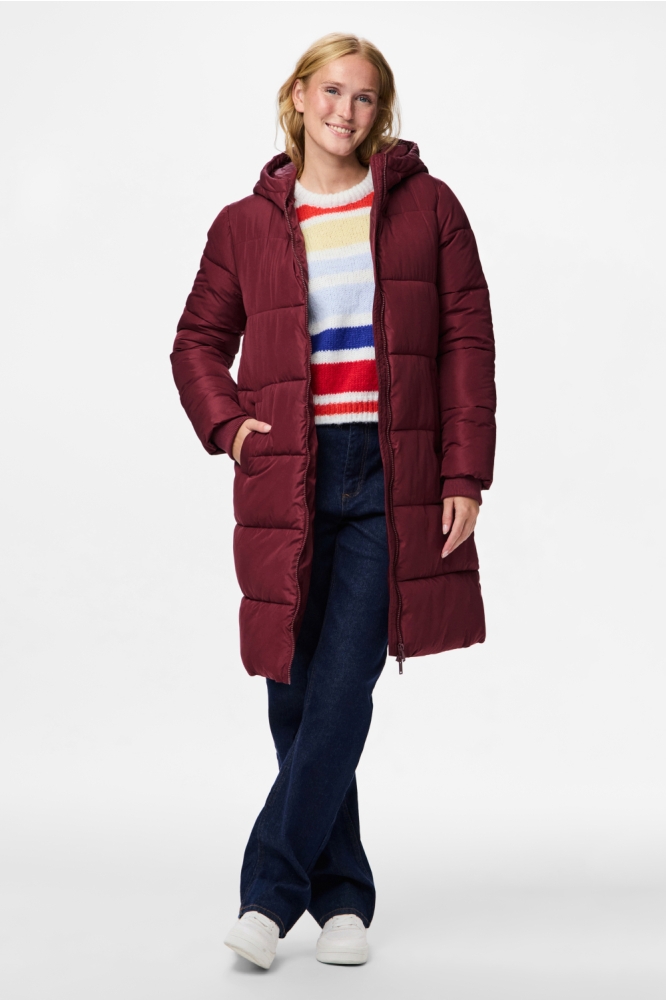 Pieces bordeaux dames jas | Model vooraanzicht