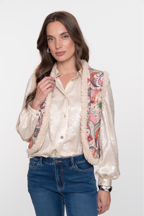 Geisha beige dames gilet | Model vooraanzicht