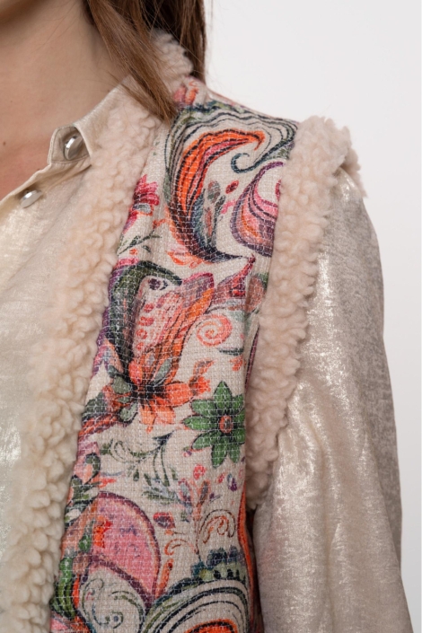 Geisha beige dames gilet | Close up
