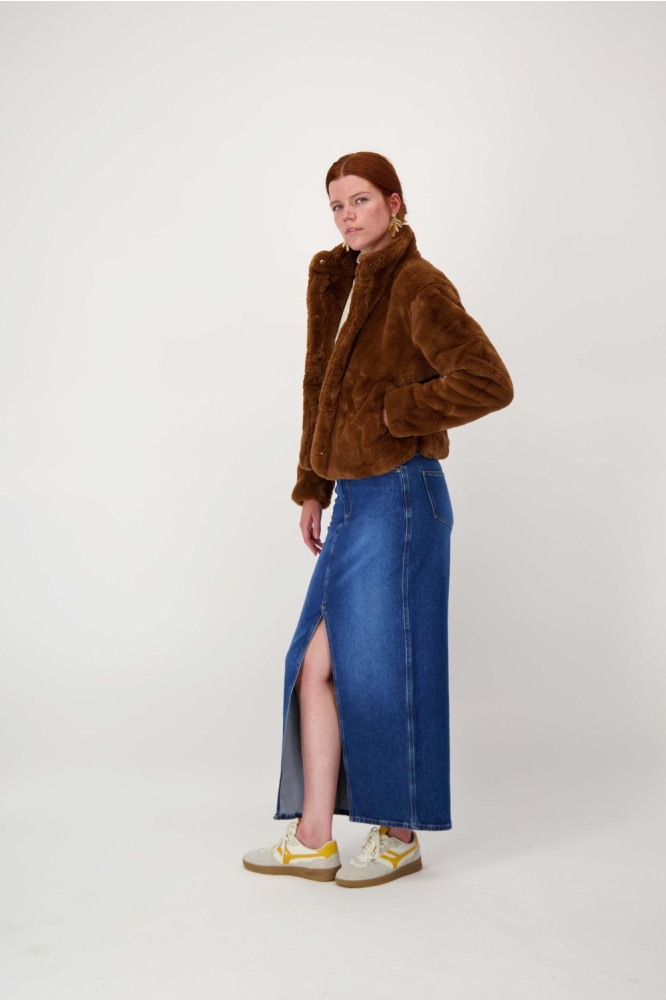 Zusss bruine dames jas | Model