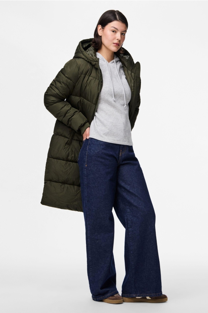 Pieces groene dames jas | Sfeerbeeld, In situatie