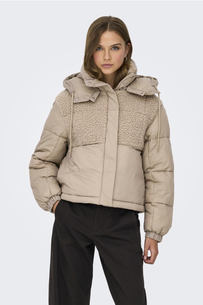 Only beige dames jas | Model vooraanzicht