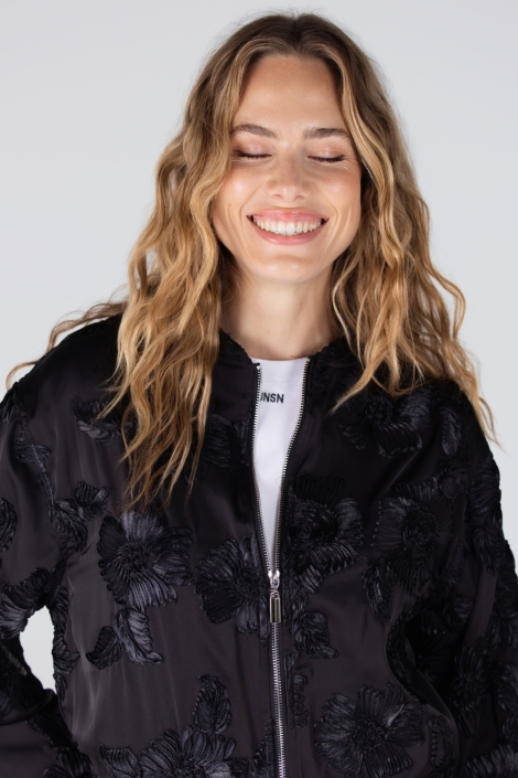 Juffrouw Jansen zwarte dames jas | Close up