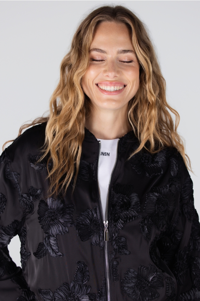 Juffrouw Jansen zwarte dames jas | Close up