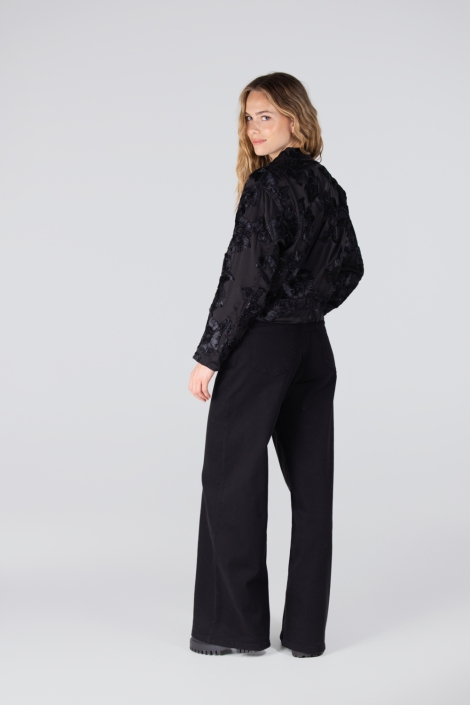 Juffrouw Jansen zwarte dames jas | Model achteraanzicht