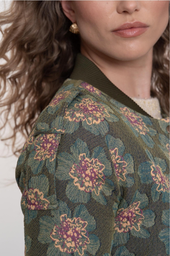 Geisha groene dames jas | Kleurstaal