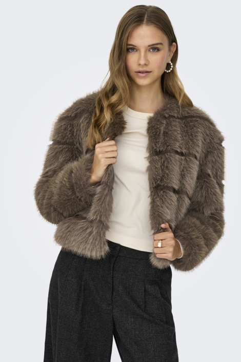 Jacqueline de Yong bruine dames jas | Model vooraanzicht