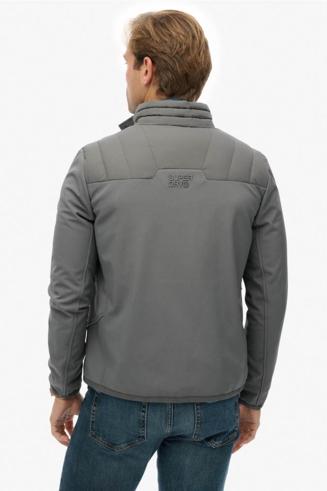 Superdry groene heren jas | Model achteraanzicht