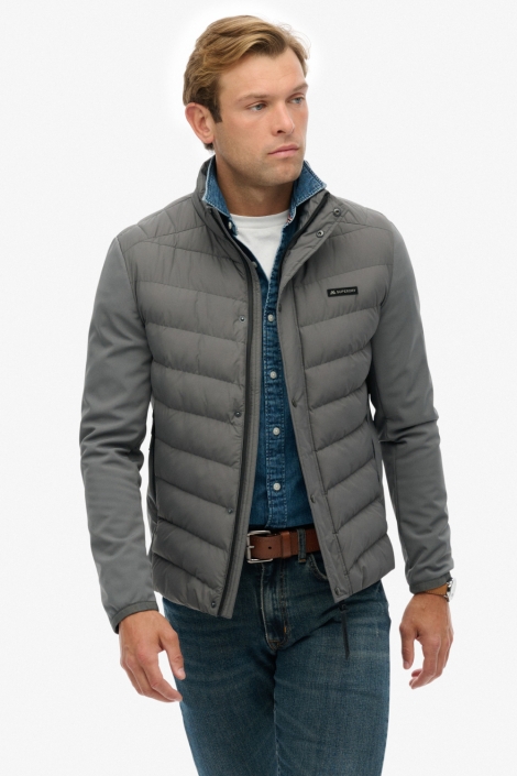 Superdry groene heren jas | Model vooraanzicht