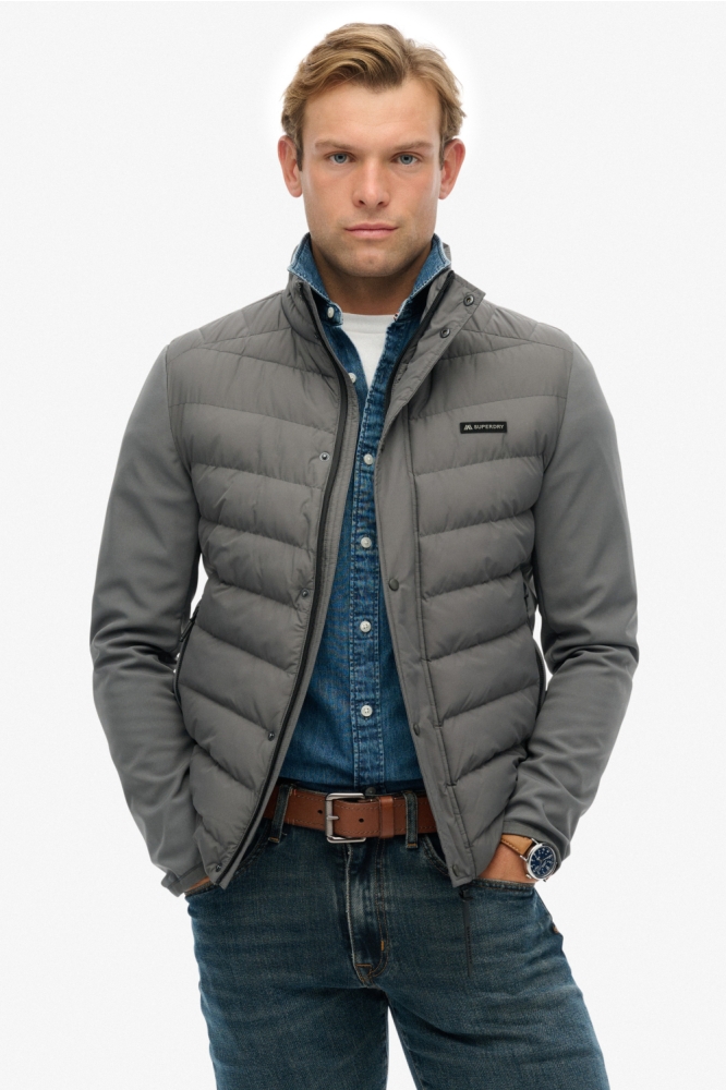 Superdry groene heren jas | Model vooraanzicht