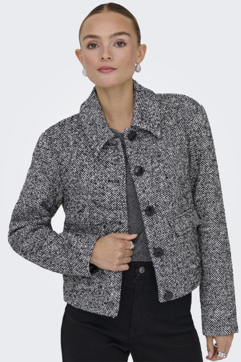 Jacqueline de Yong zwarte dames jas | Model vooraanzicht