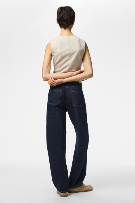 Pieces ecru dames gilet | Model achteraanzicht