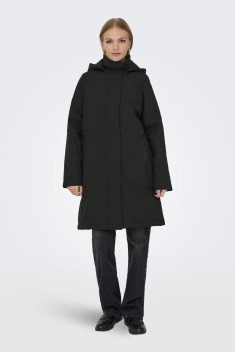 Only zwarte dames jas | Model vooraanzicht