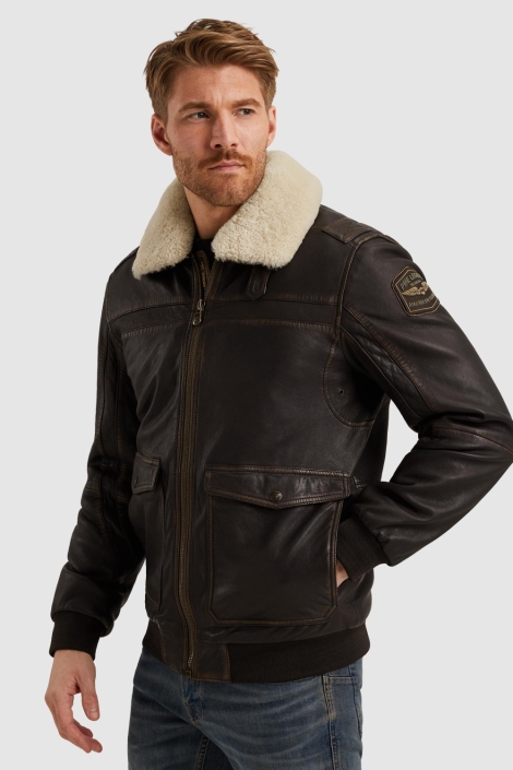 PME legend bruine heren leren jas | Model zijaanzicht