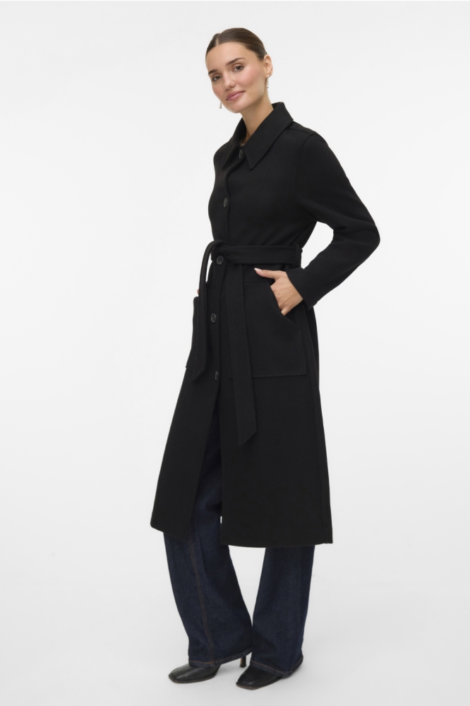 Vero Moda zwarte dames jas | Model vooraanzicht