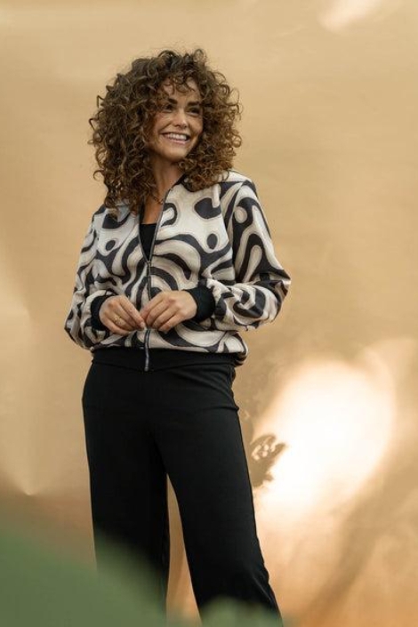 FOS Amsterdam beige dames vest | Sfeerbeeld, In situatie