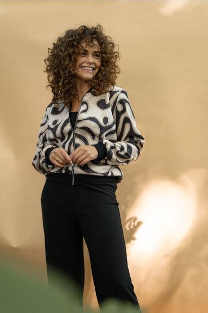 FOS Amsterdam beige dames vest | Sfeerbeeld, In situatie