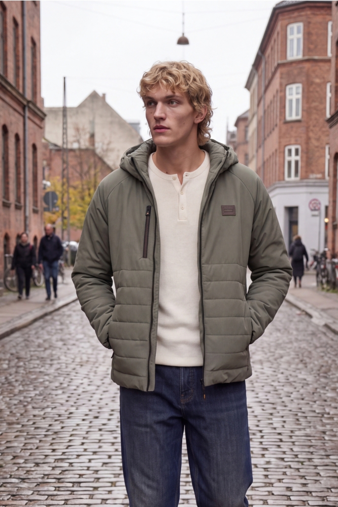 Jack & Jones groene heren jas | Sfeerbeeld, In situatie