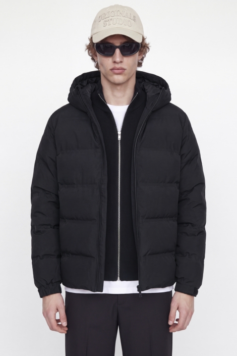 Jack & Jones zwarte heren jas | Model vooraanzicht