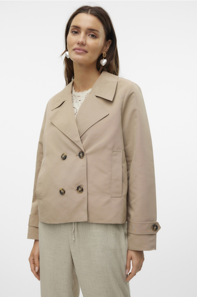 Vero Moda beige dames jas | Model vooraanzicht