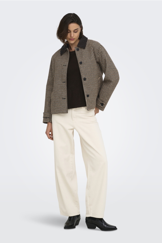 Jacqueline de Yong bruine dames jas | Model