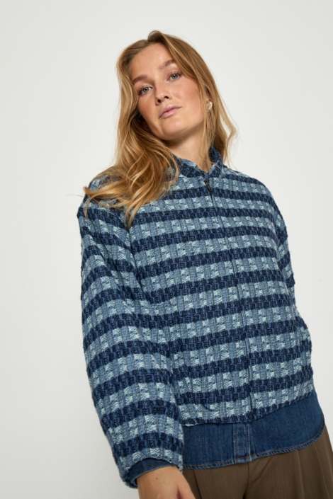 Peppercorn blauwe dames jas | Model vooraanzicht