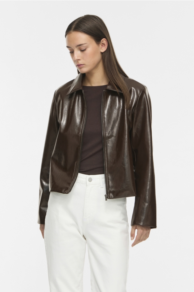 Vila bruine dames jas | Model vooraanzicht
